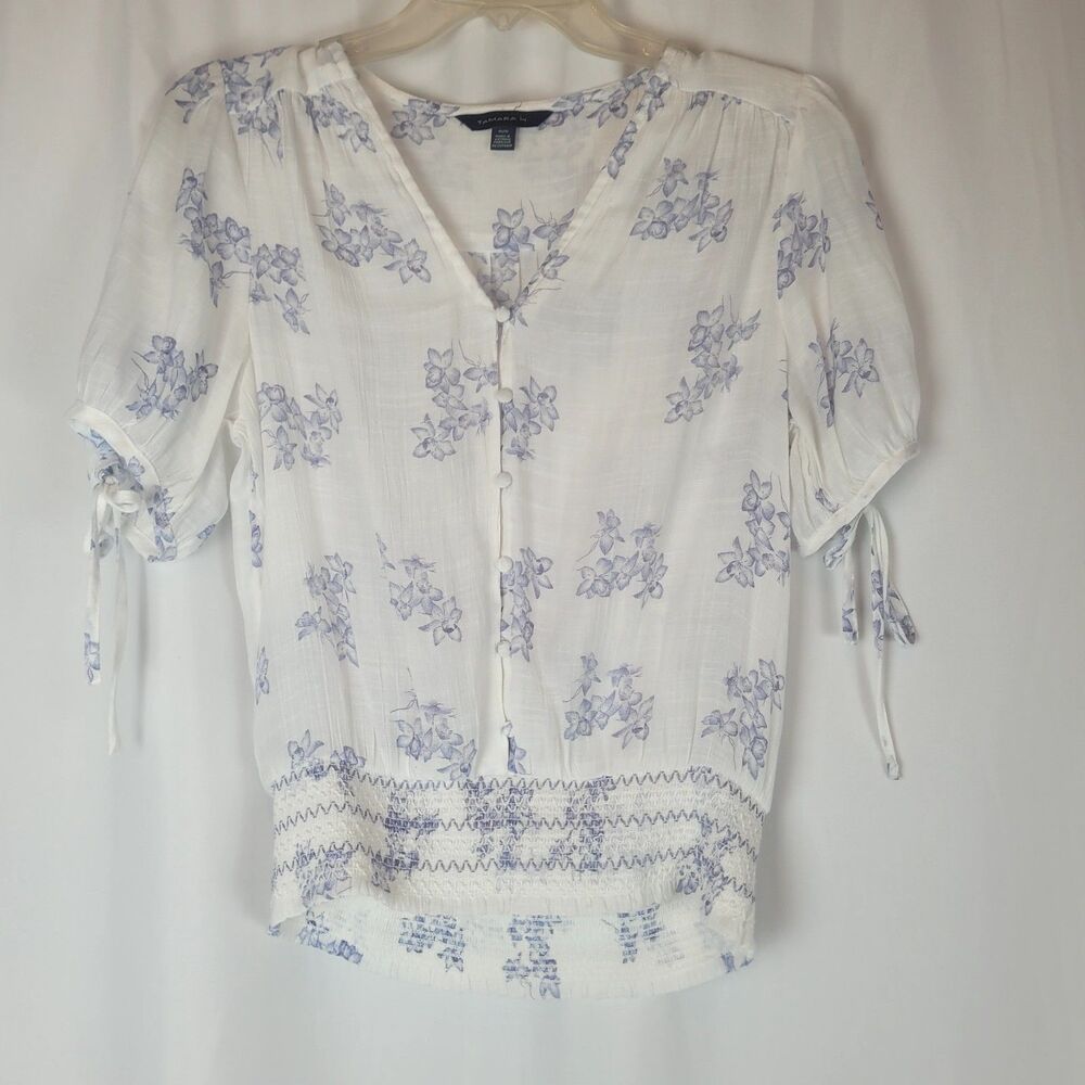 Tamara H Blouse Womens Size Medium V Neck Button Floral Blue & White Cottagecore